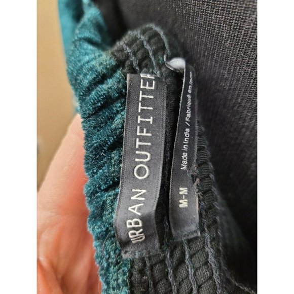 Urban Outfitters Dark Green Velvet Embellished Perla Crop Top Size Medium - Picture 8 of 9